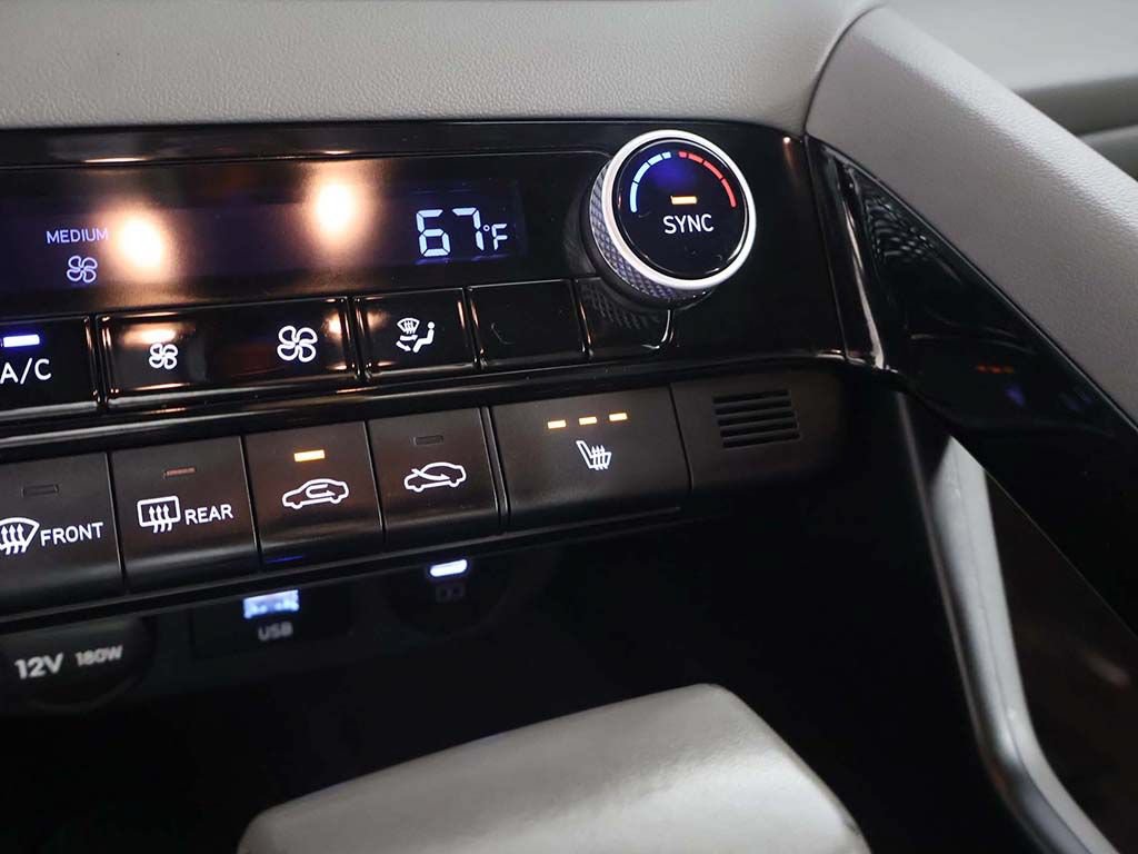 Used 2025 Hyundai Elantra SEL FWD image 50