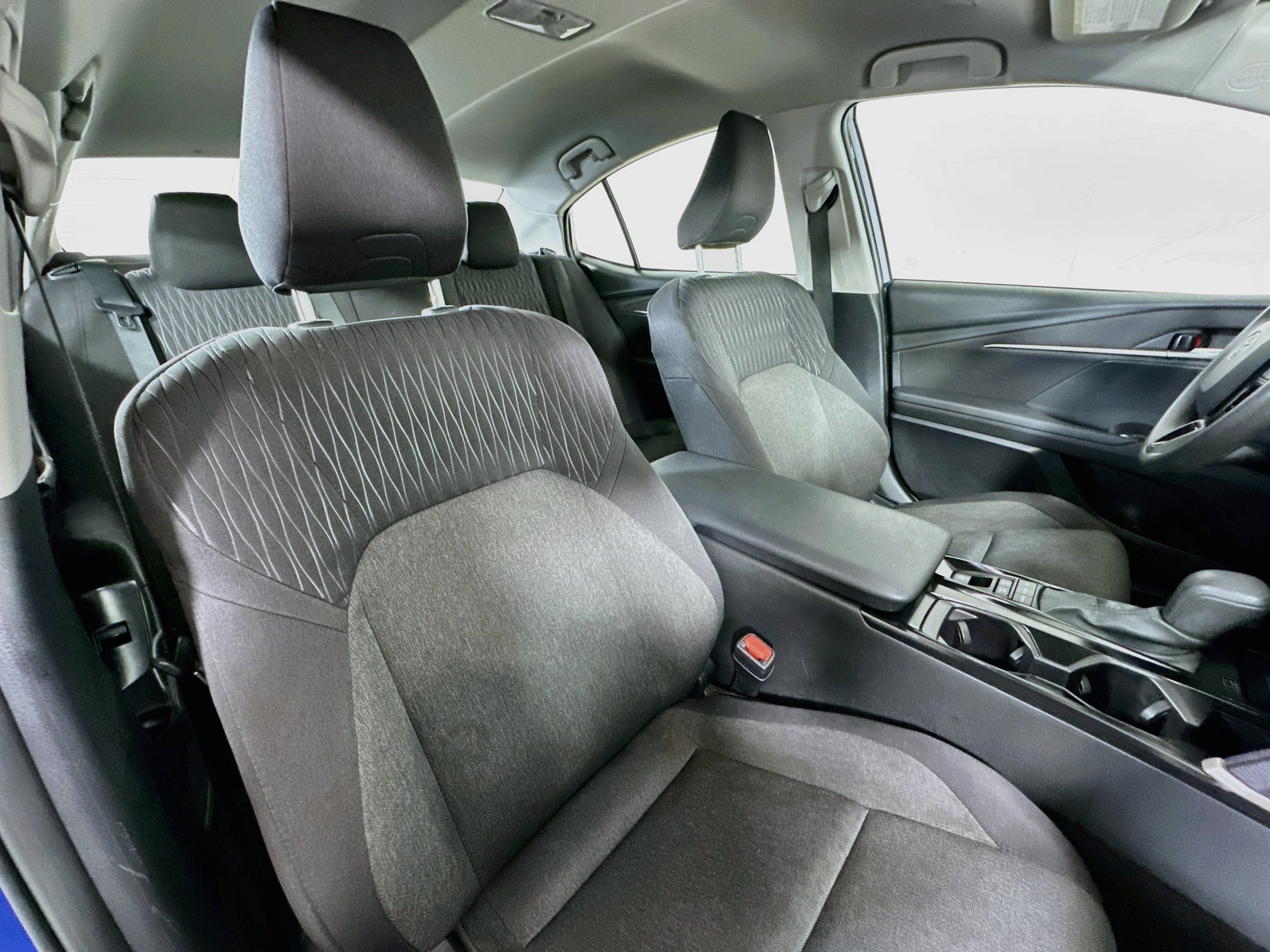 Used 2025 Toyota Camry LE FWD image 25