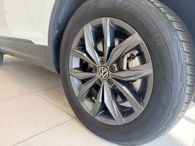 Used 2024 Volkswagen Tiguan SE image 6