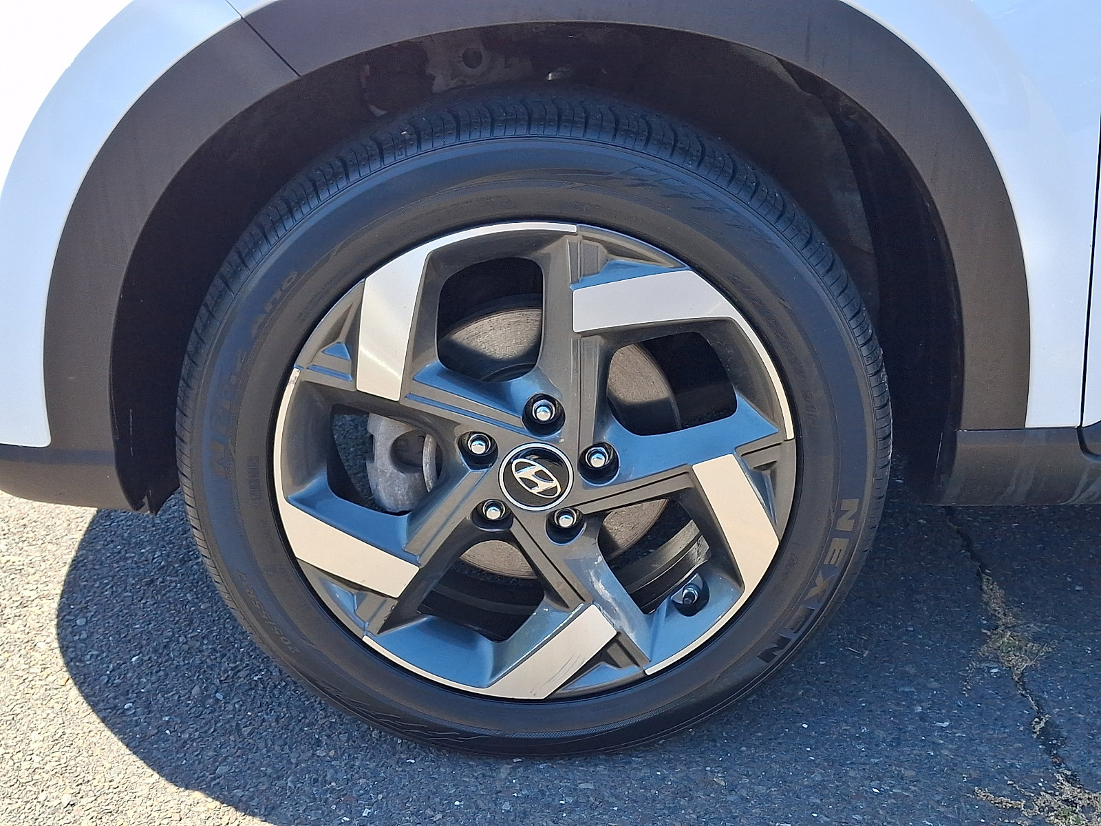 Certified 2023 Hyundai Venue Limited w/ Cargo Package FWD image 8