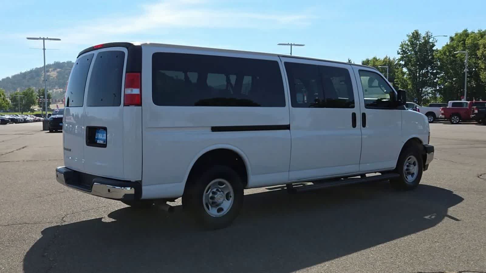 Used 2023 Chevrolet Express 3500 LT w/ LT Preferred Equipment Group RWD image 8