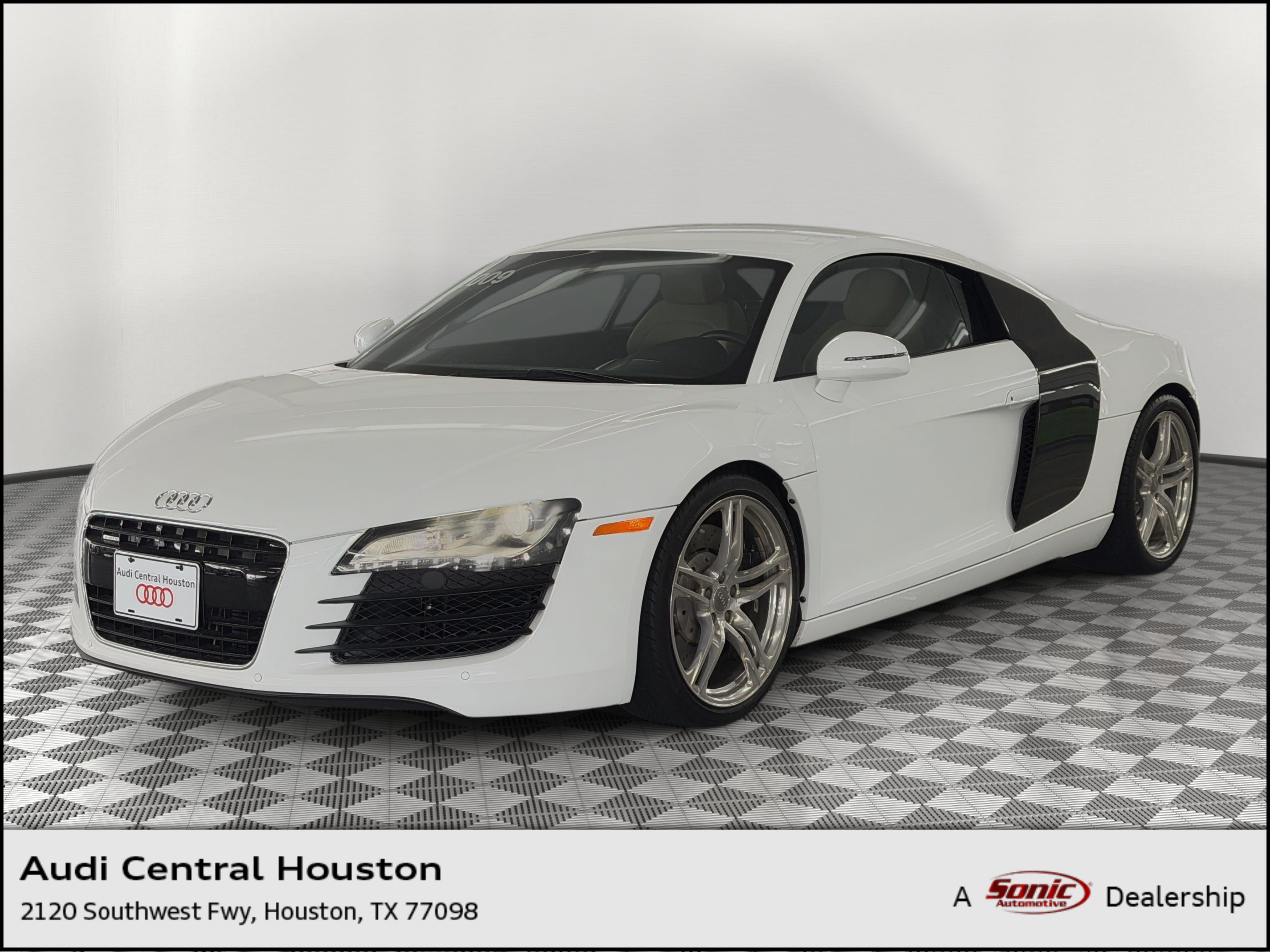 Used 2009 Audi R8 V8