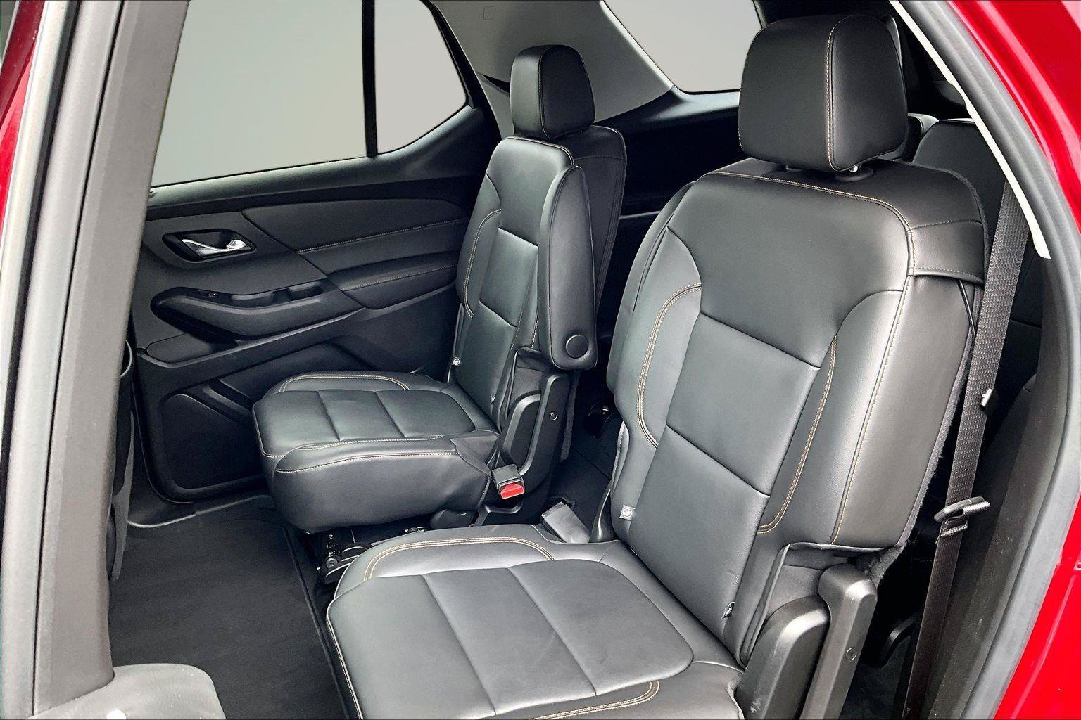 Used 2021 Chevrolet Traverse LT w/ LT Premium Package AWD/4WD image 27