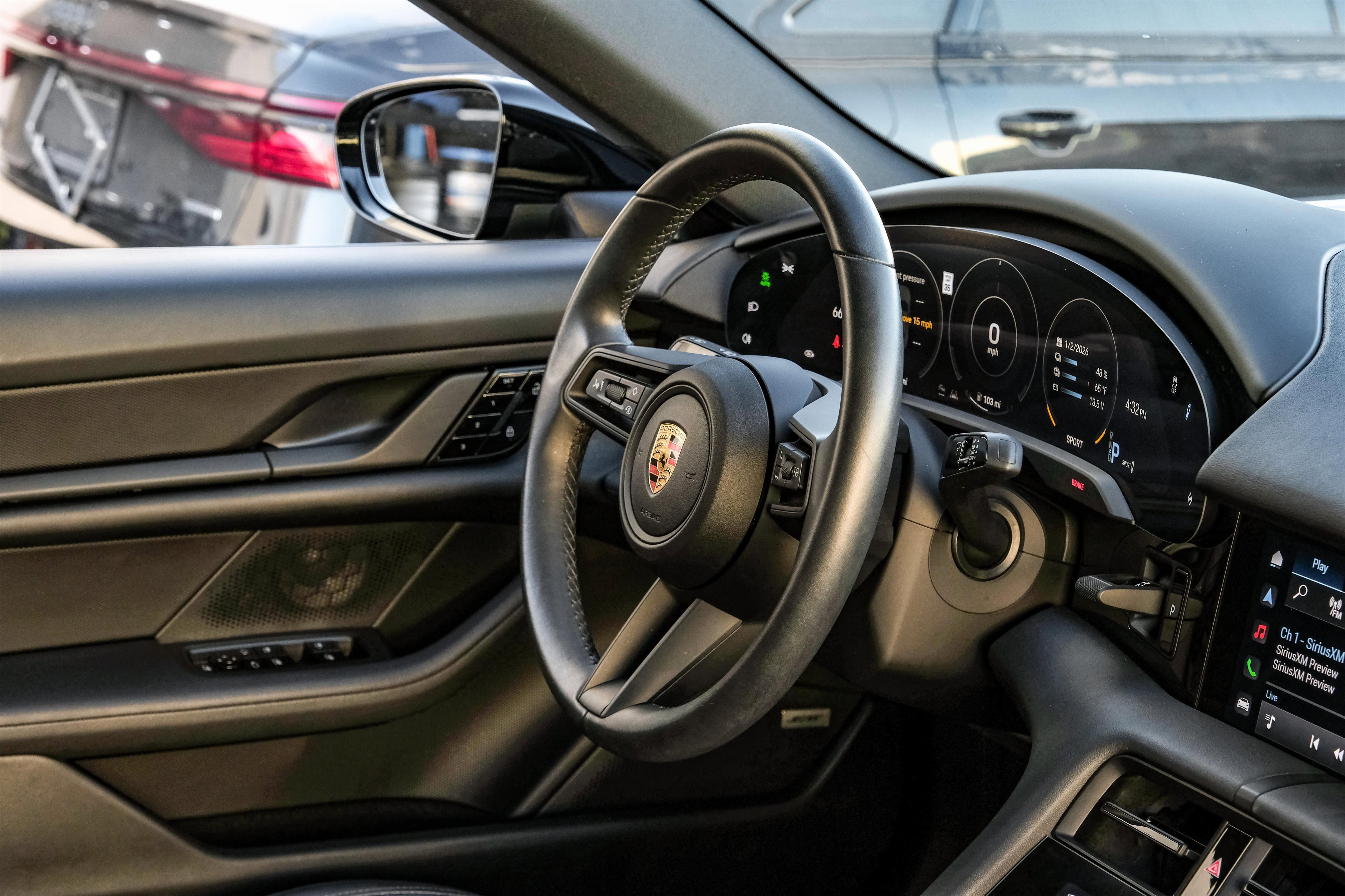 Used 2021 Porsche Taycan image 12