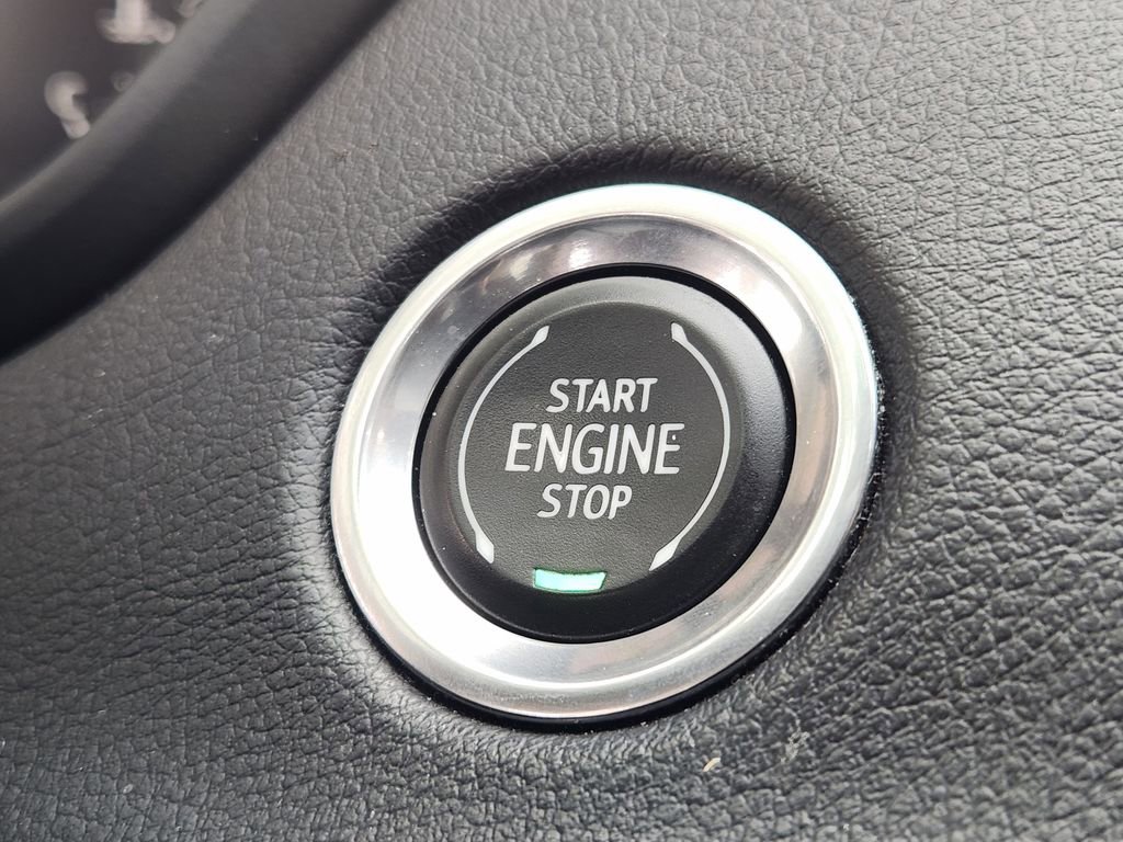 Used 2021 Cadillac XT4 Luxury w/ Cold Weather Package FWD image 20