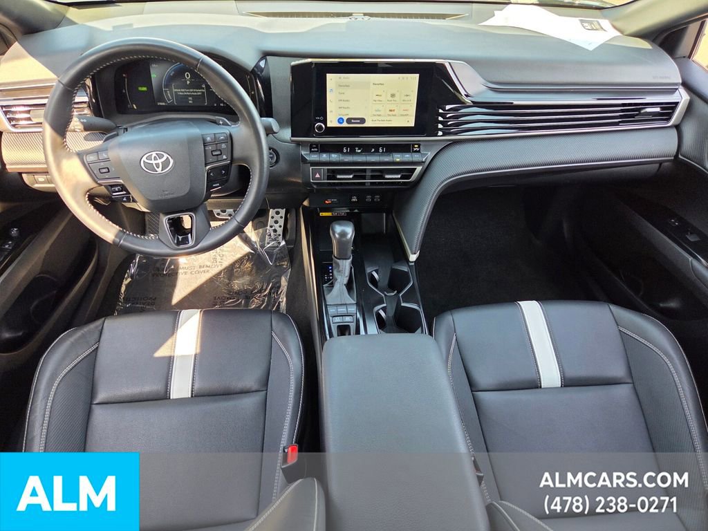 Used 2025 Toyota Camry SE image 16