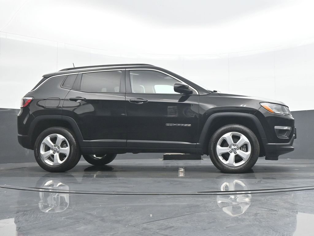Used 2019 Jeep Compass Latitude AWD/4WD image 31