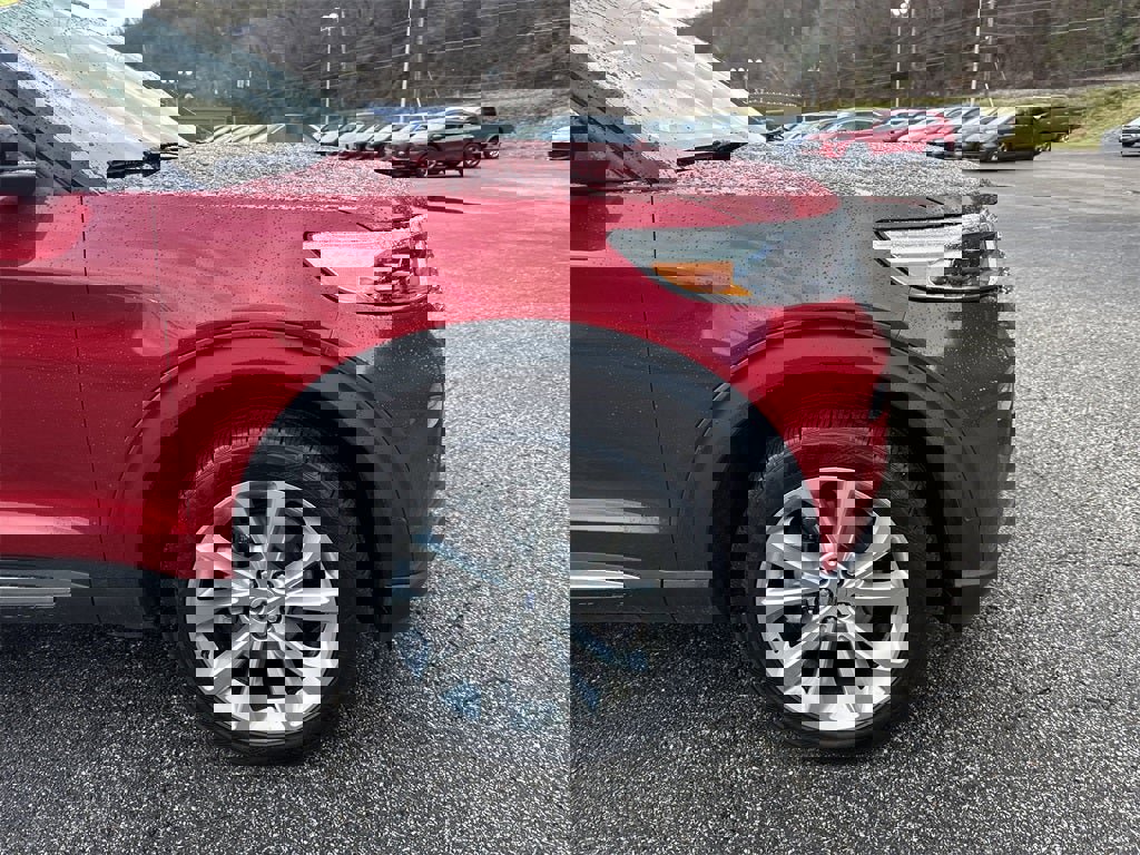 Used 2021 Ford Explorer Platinum w/ Equipment Group 601A image 2