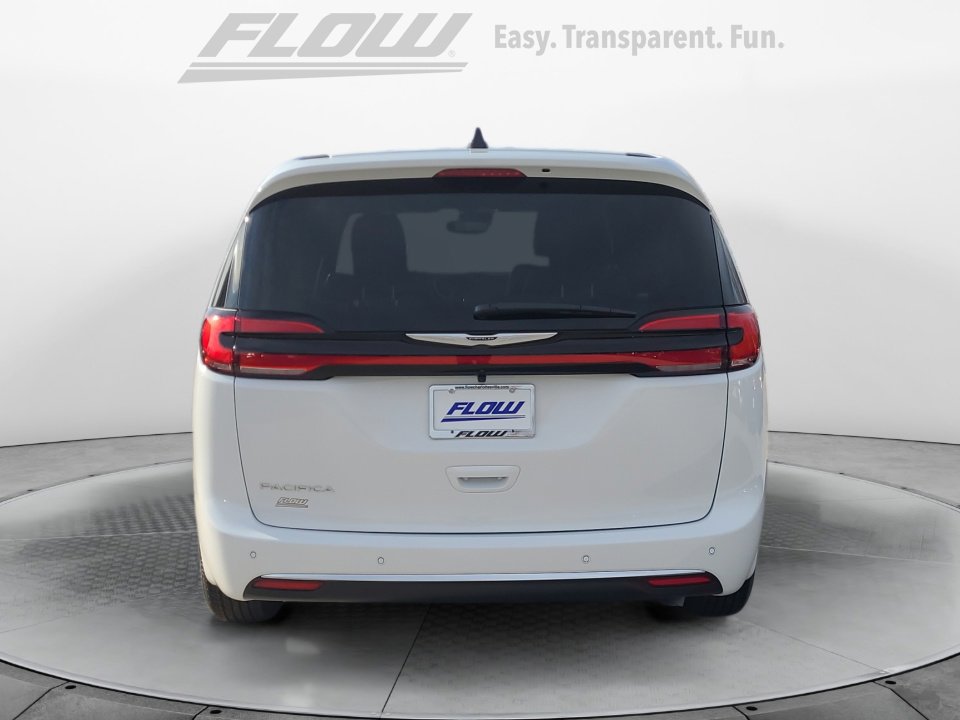 New 2026 Chrysler Pacifica Select image 6