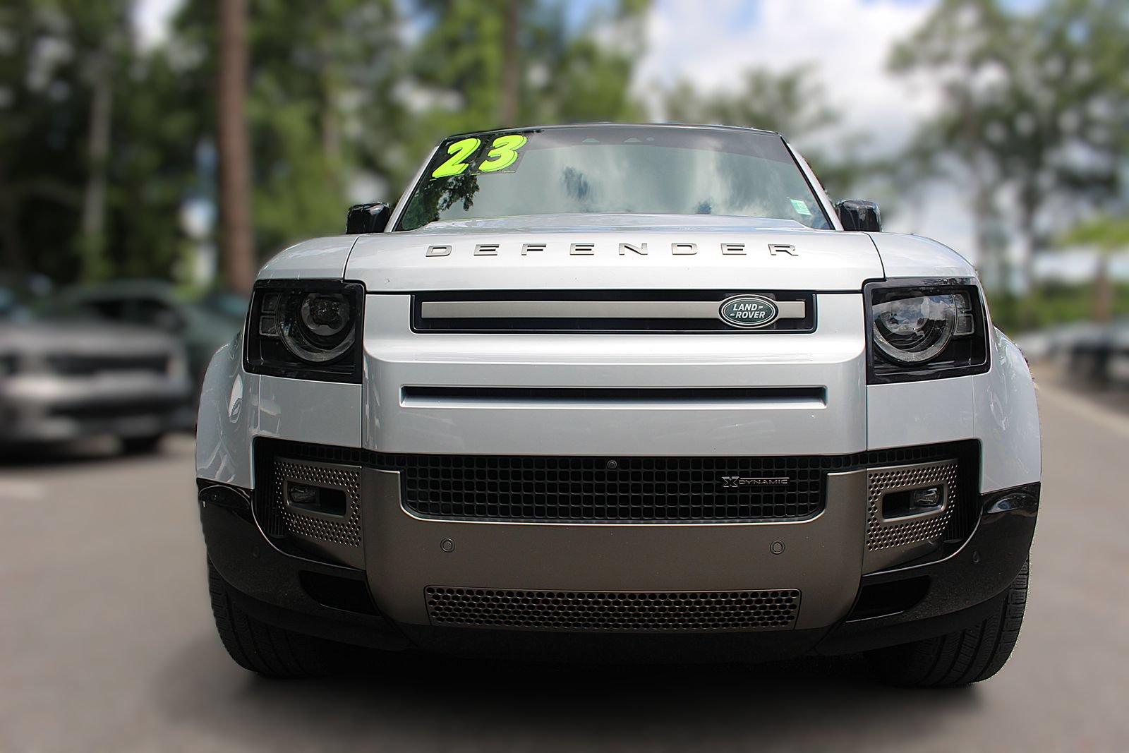 Used 2023 Land Rover Defender 130 X-Dynamic SE AWD/4WD image 18