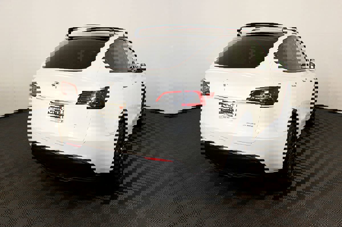 Used 2020 Tesla Model Y Long Range image 8
