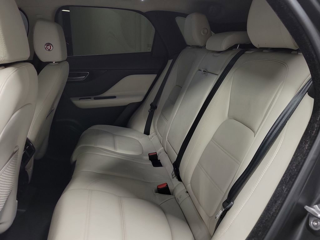 Used 2020 Jaguar F-PACE Prestige image 22