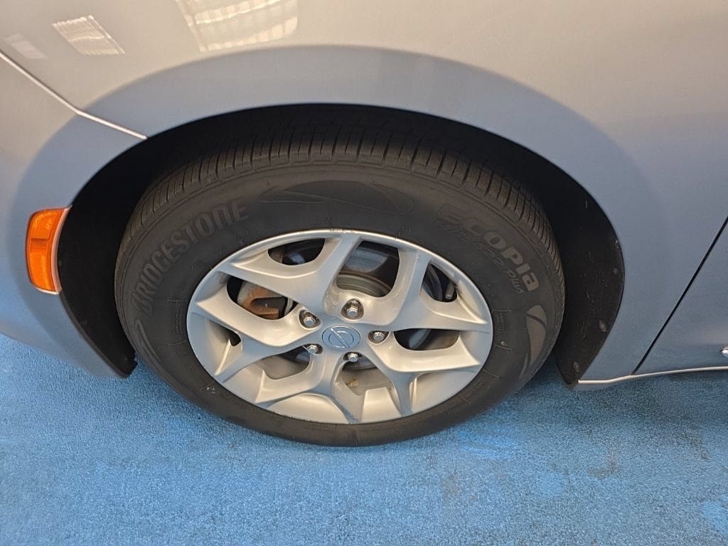 Used 2020 Chrysler Pacifica Limited FWD image 15