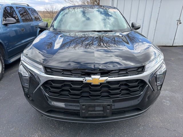 Used 2024 Chevrolet Trax LS image 9