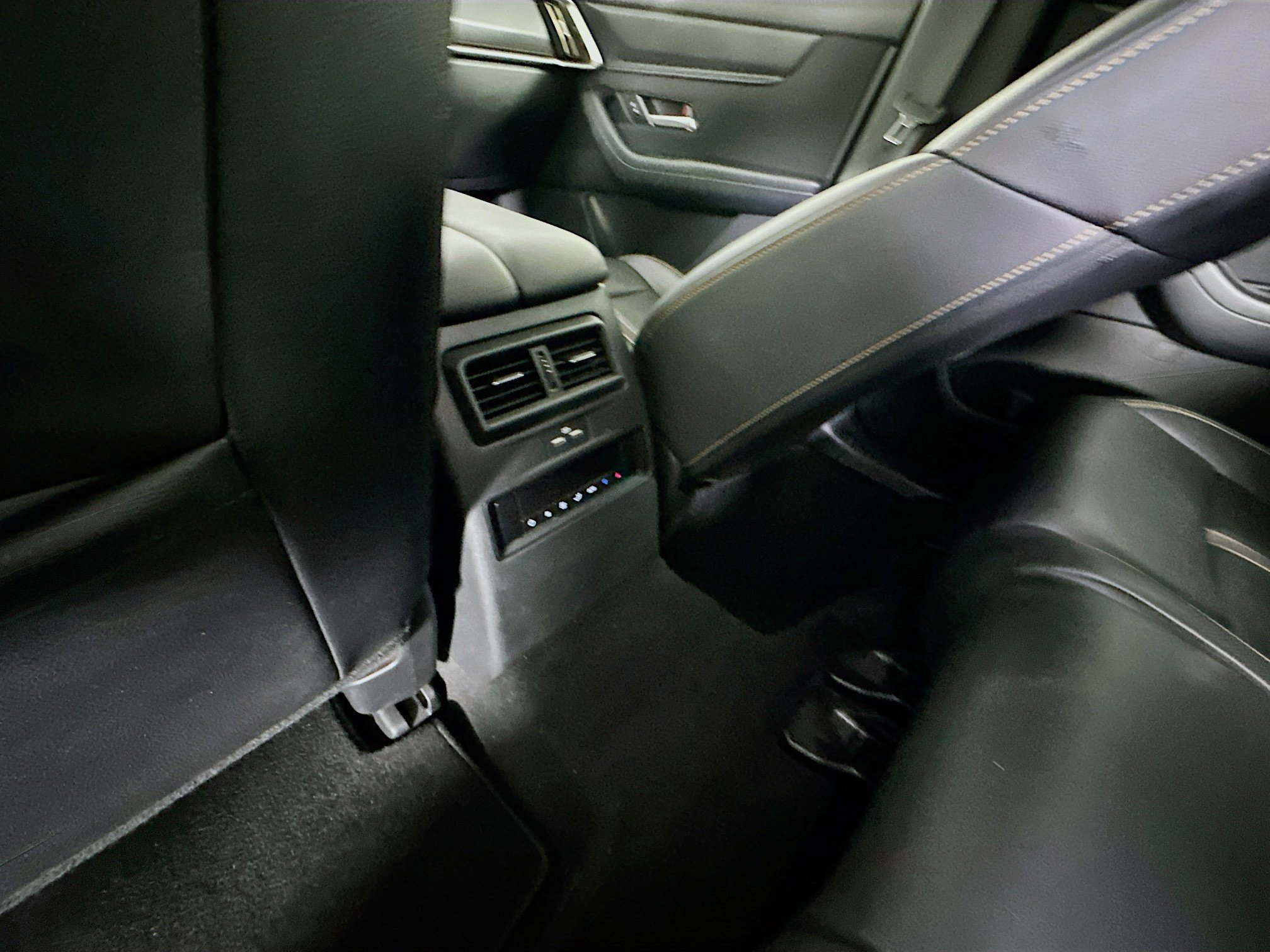 Used 2024 MAZDA CX-90 3.3 Turbo w/ Select Package AWD/4WD image 34