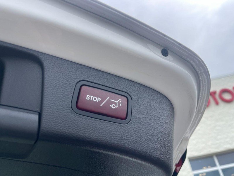 Used 2018 Mercedes-Benz GLA 250 w/ Premium Package image 17