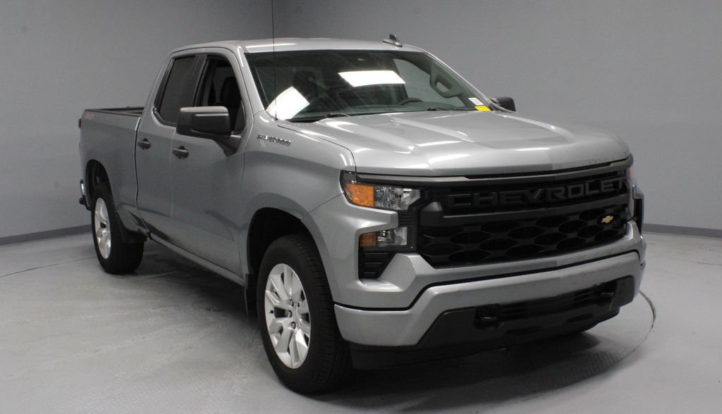 Used 2023 Chevrolet Silverado 1500 Custom AWD/4WD image 1