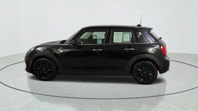 Used 2020 MINI Cooper 4-Door Hardtop FWD image 4
