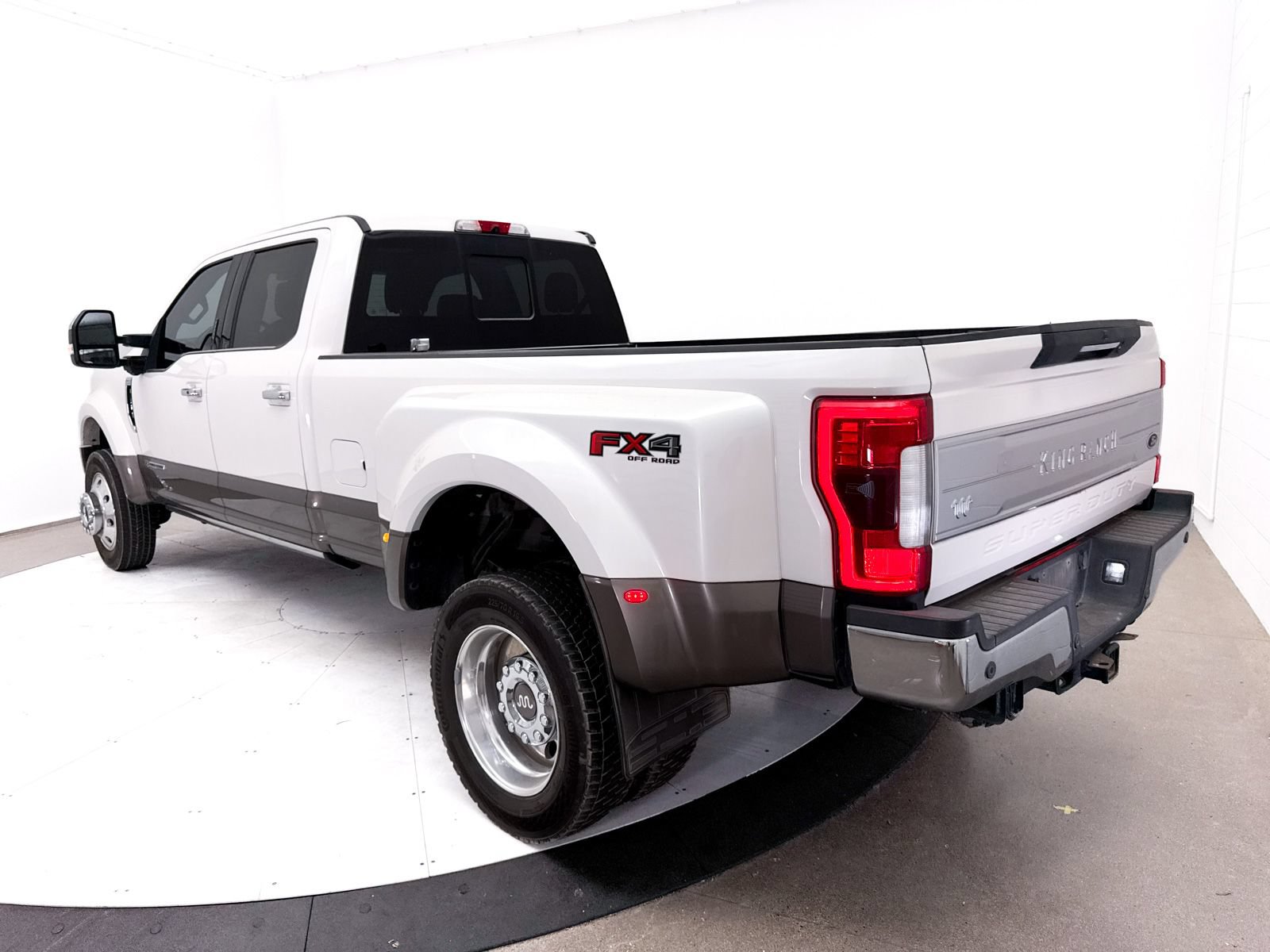Used 2018 Ford F450 King Ranch w/ King Ranch Ultimate Package AWD/4WD image 10