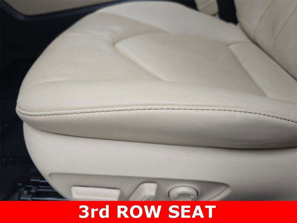 Used 2024 Toyota Highlander Limited image 30