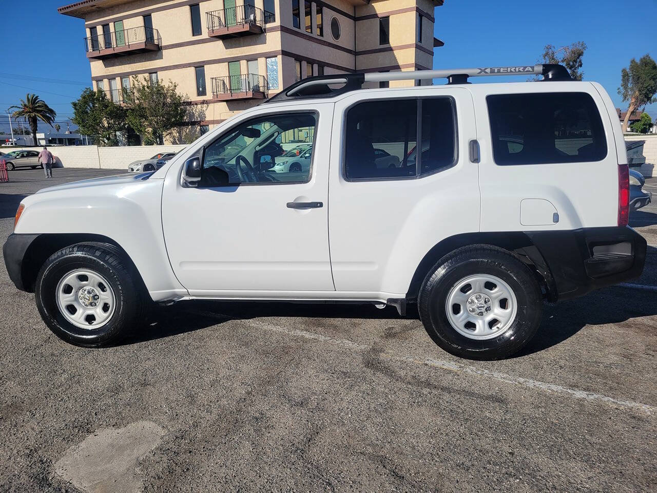 Used 2012 Nissan Xterra X RWD image 2