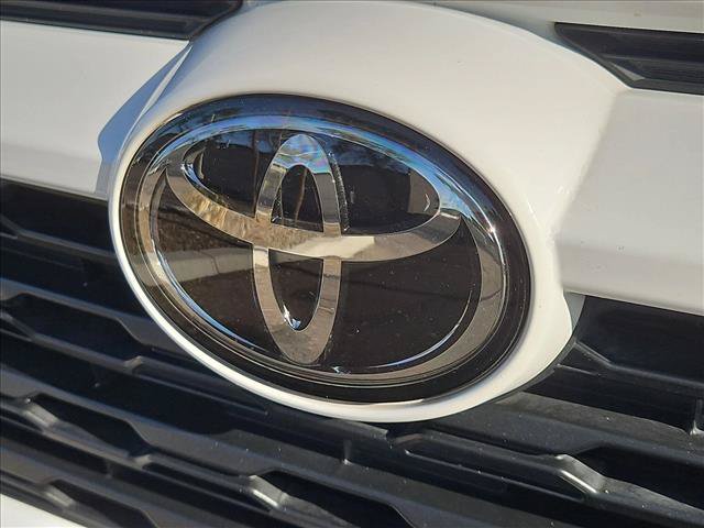 Used 2025 Toyota RAV4 XLE AWD/4WD image 30