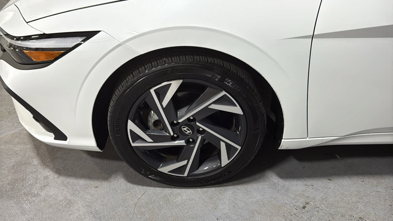 Used 2025 Hyundai Elantra Sport FWD image 8