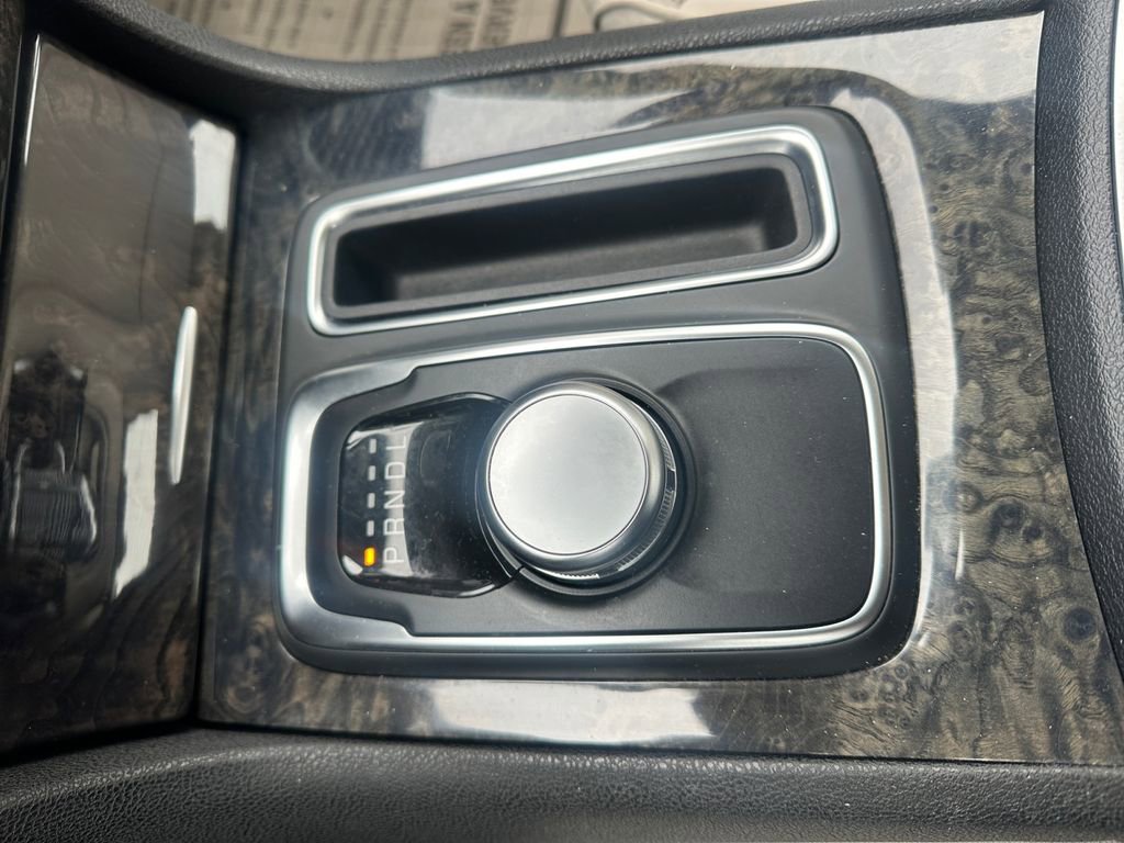 Certified 2023 Chrysler 300 Touring L w/ Popular Equipment Group image 32