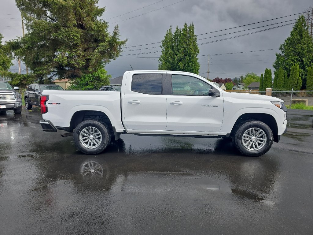 Certified 2024 Chevrolet Colorado LT w/ LT Convenience Package II AWD/4WD image 7
