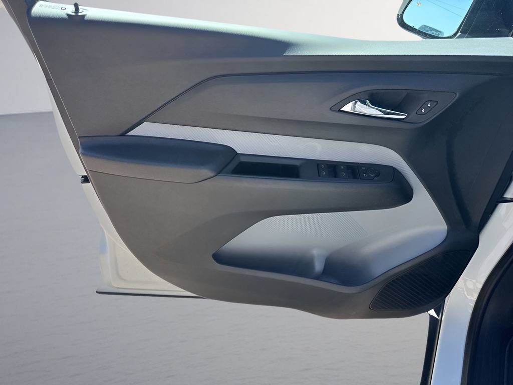 New 2027 Chevrolet Bolt LT w/ Comfort Package FWD image 25