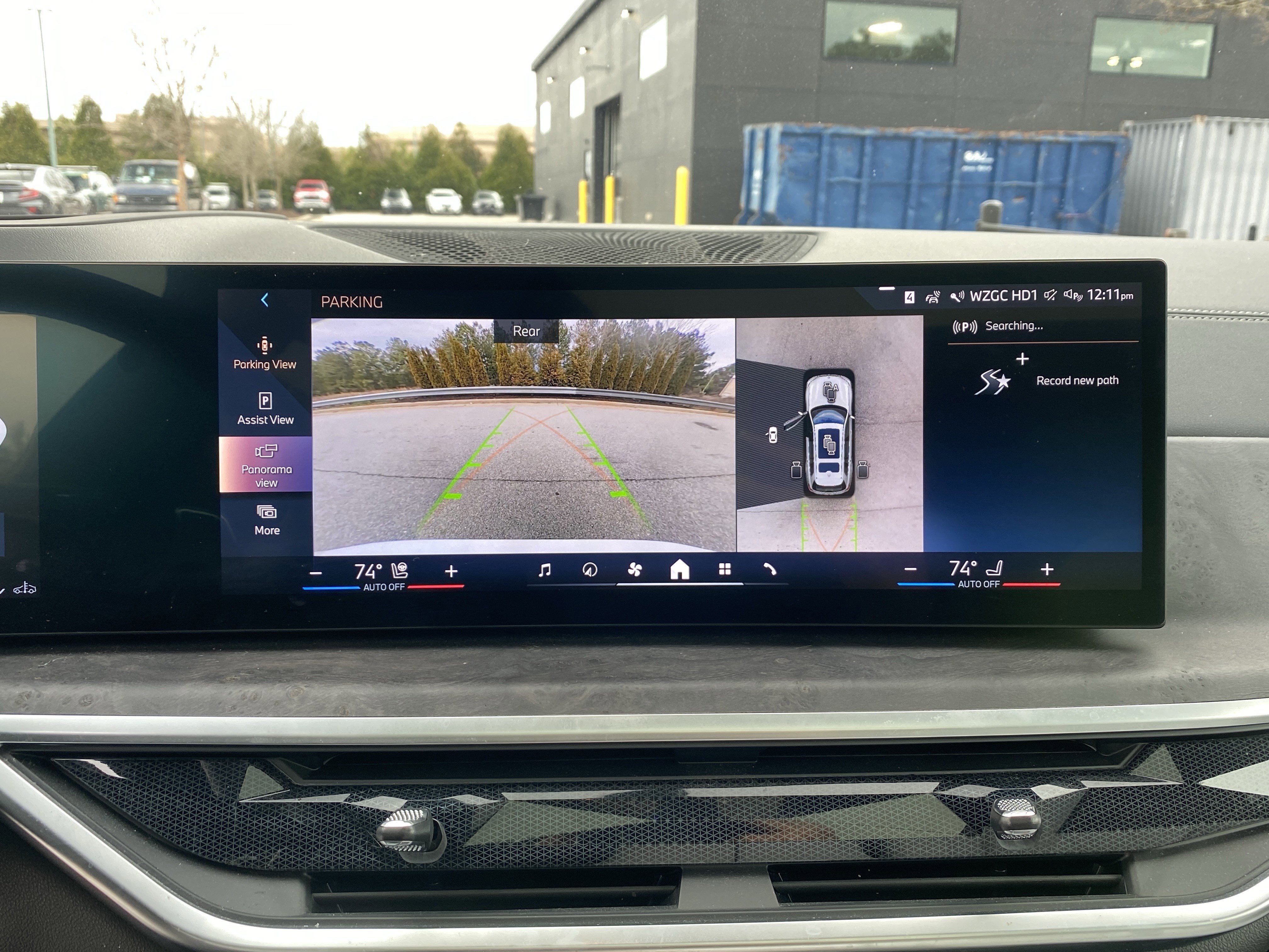 Used 2024 BMW X7 xDrive40i w/ Premium Package image 39