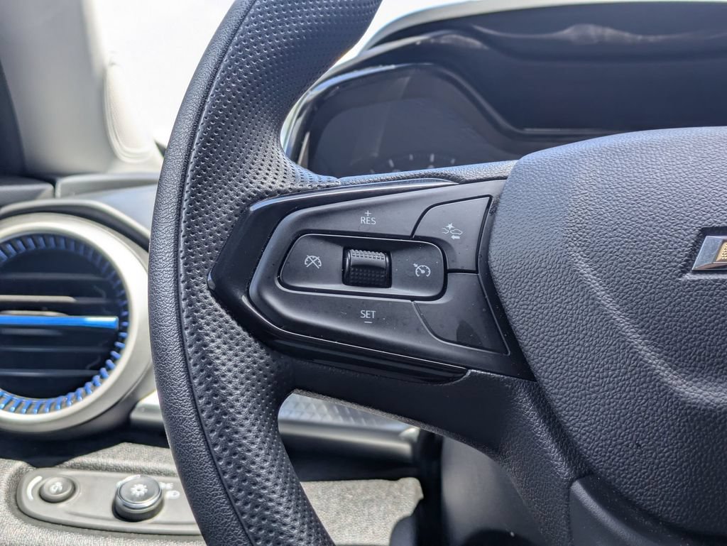 Used 2025 Chevrolet Trax LS FWD image 23