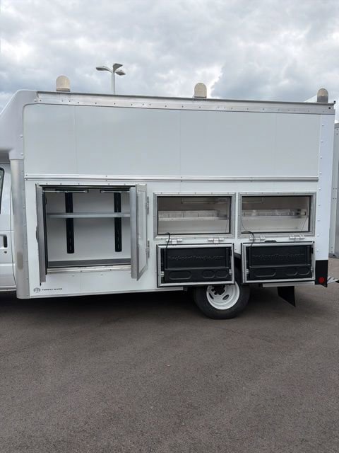 New 2027 Ford E-350 and Econoline 350 Super Duty w/ Power Equipment Group RWD image 9