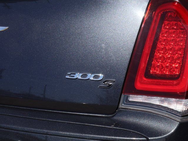 Used 2019 Chrysler 300 S image 44