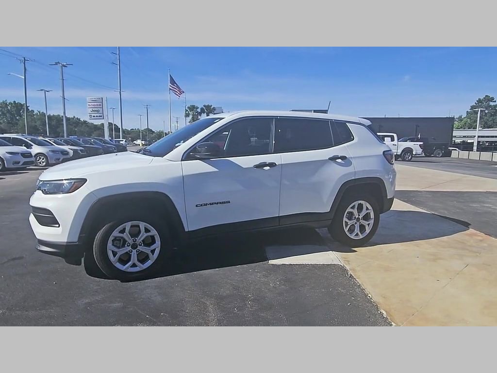 Used 2025 Jeep Compass Sport AWD/4WD image 40