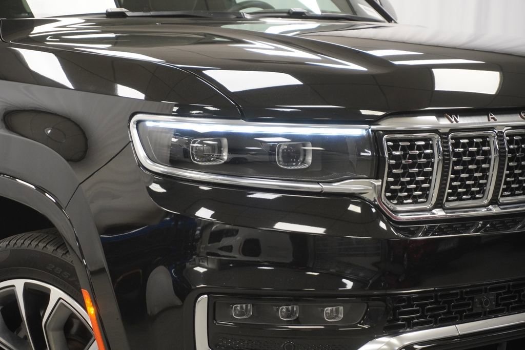 Used 2024 Jeep Grand Wagoneer Series III w/ Rear-Seat Entertainment Group AWD/4WD image 5