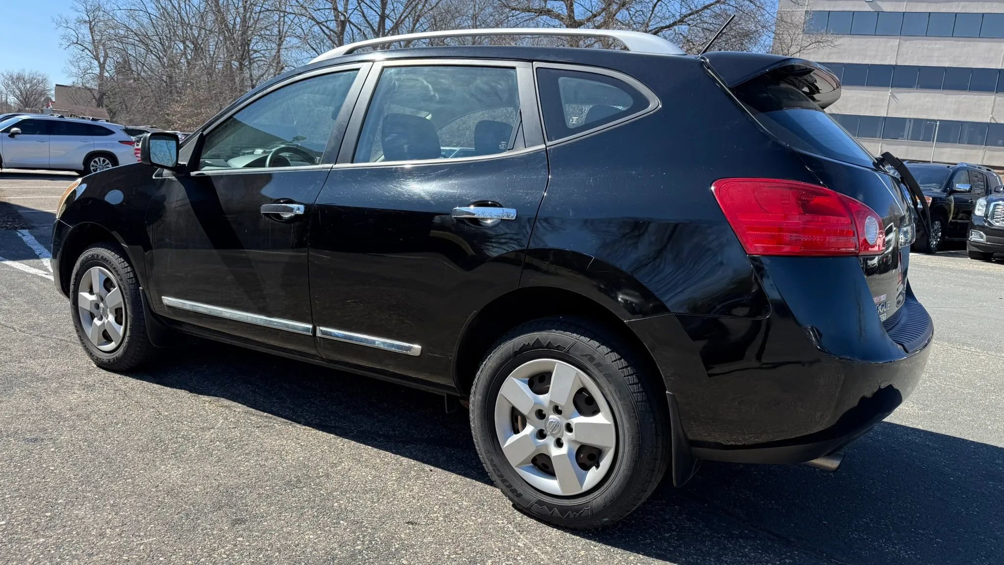 Used 2015 Nissan Rogue S w/ Convenience Package AWD/4WD image 6