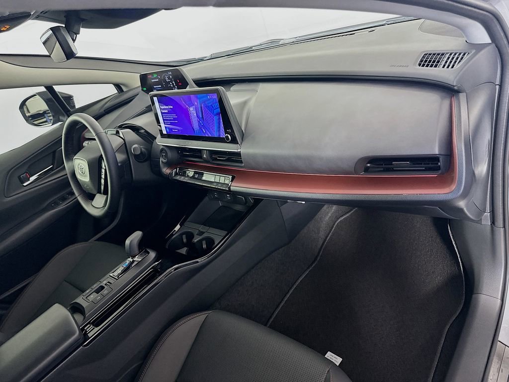 Used 2025 Toyota Prius XSE image 28