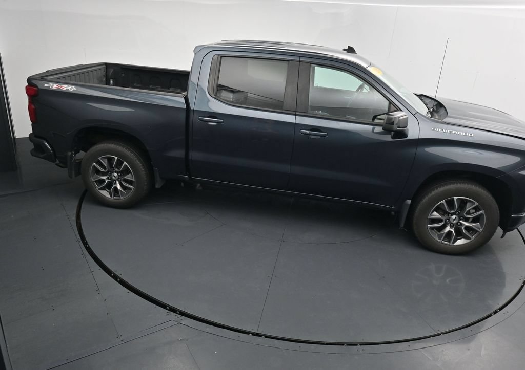 Used 2020 Chevrolet Silverado 1500 RST w/ RST Value Package AWD/4WD image 32