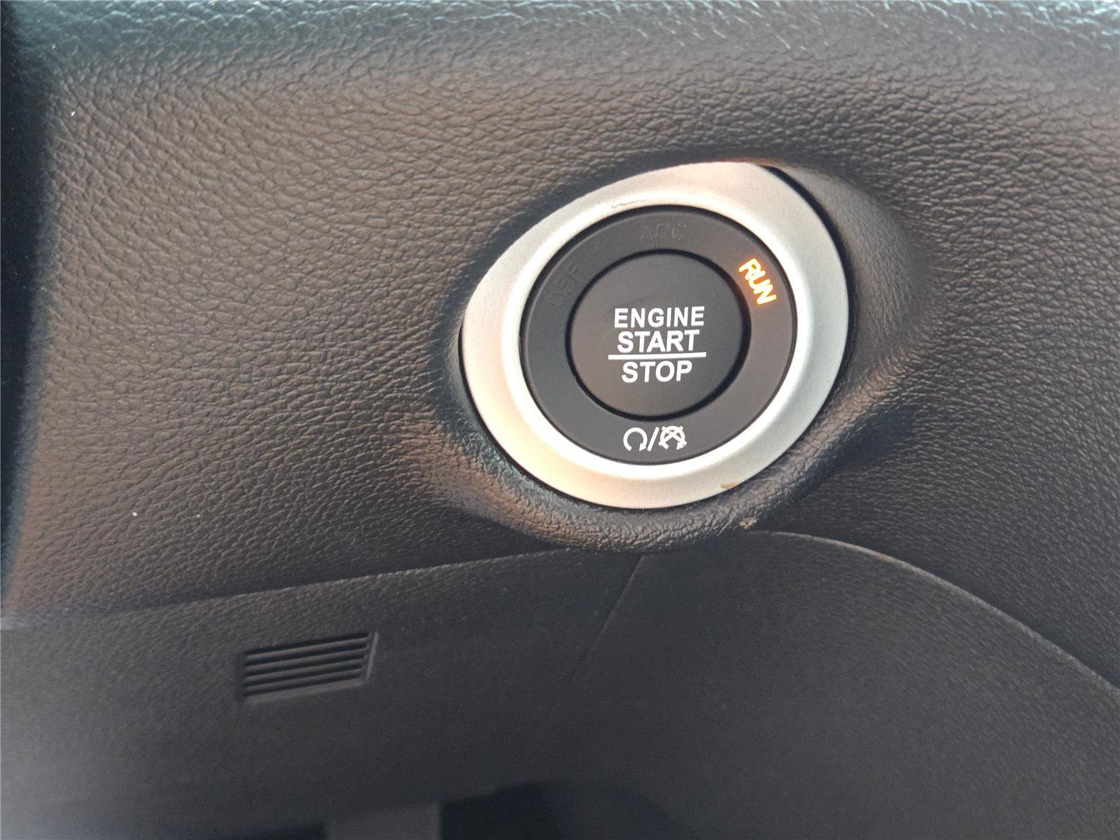 New 2027 Chrysler Pacifica Select FWD image 31