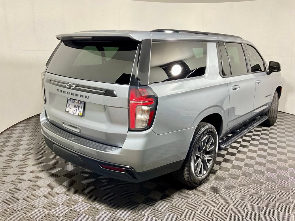 Used 2024 Chevrolet Suburban Z71 w/ Luxury Package AWD/4WD image 19
