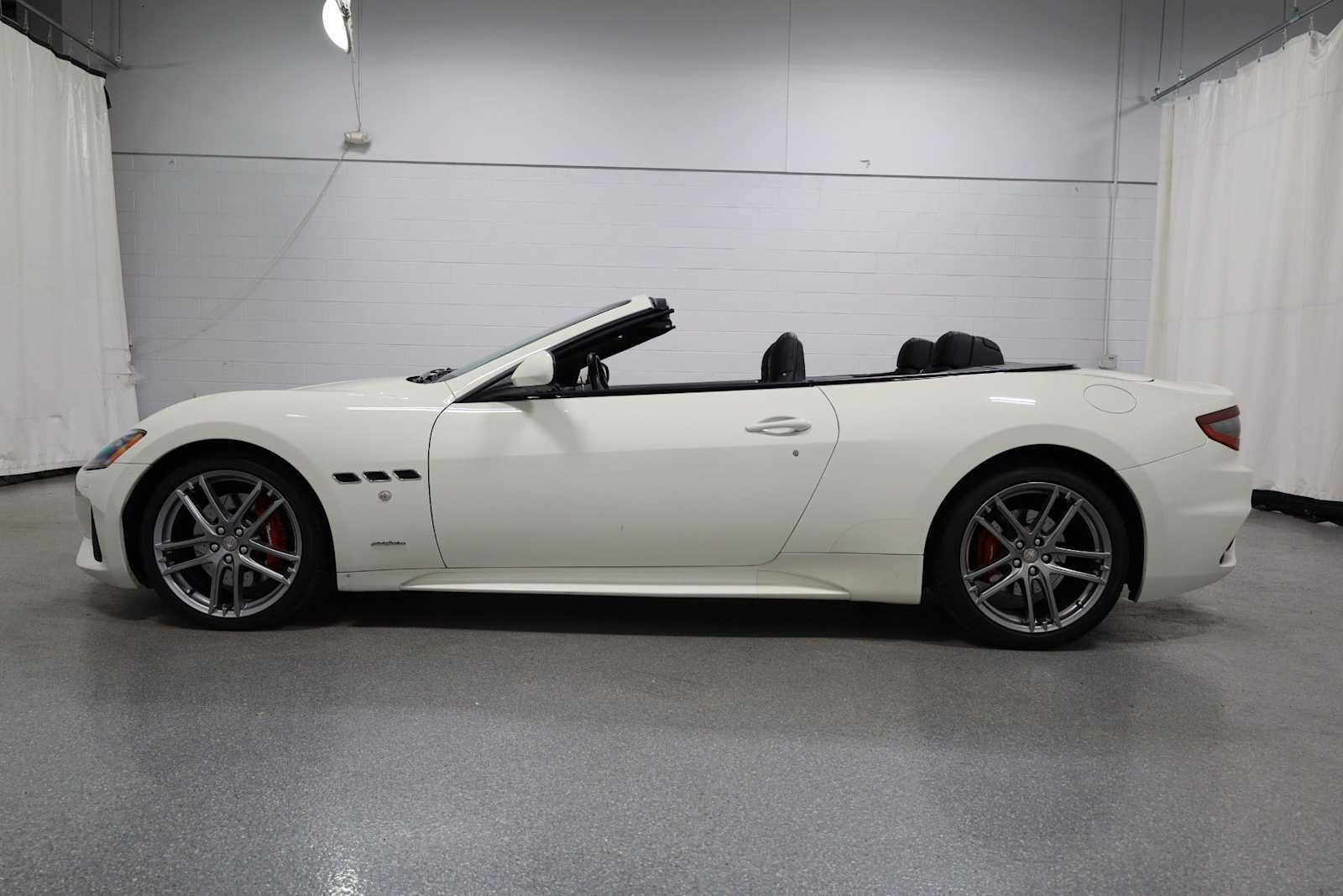 Used 2018 Maserati GranTurismo Sport image 2