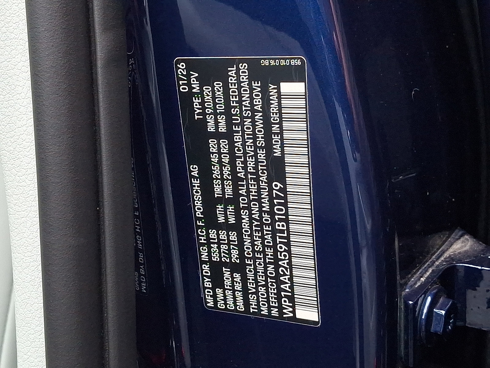 Certified 2026 Porsche Macan AWD/4WD image 27