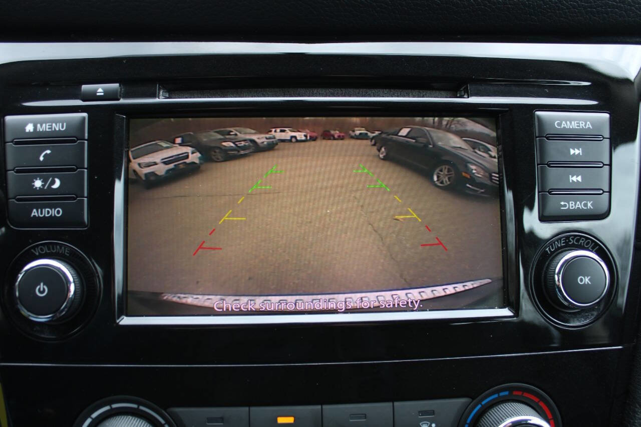 Used 2018 Nissan Rogue S image 33