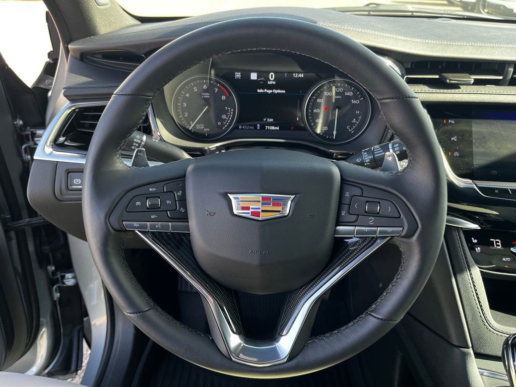 Used 2024 Cadillac XT6 Sport w/ Technology Package image 18