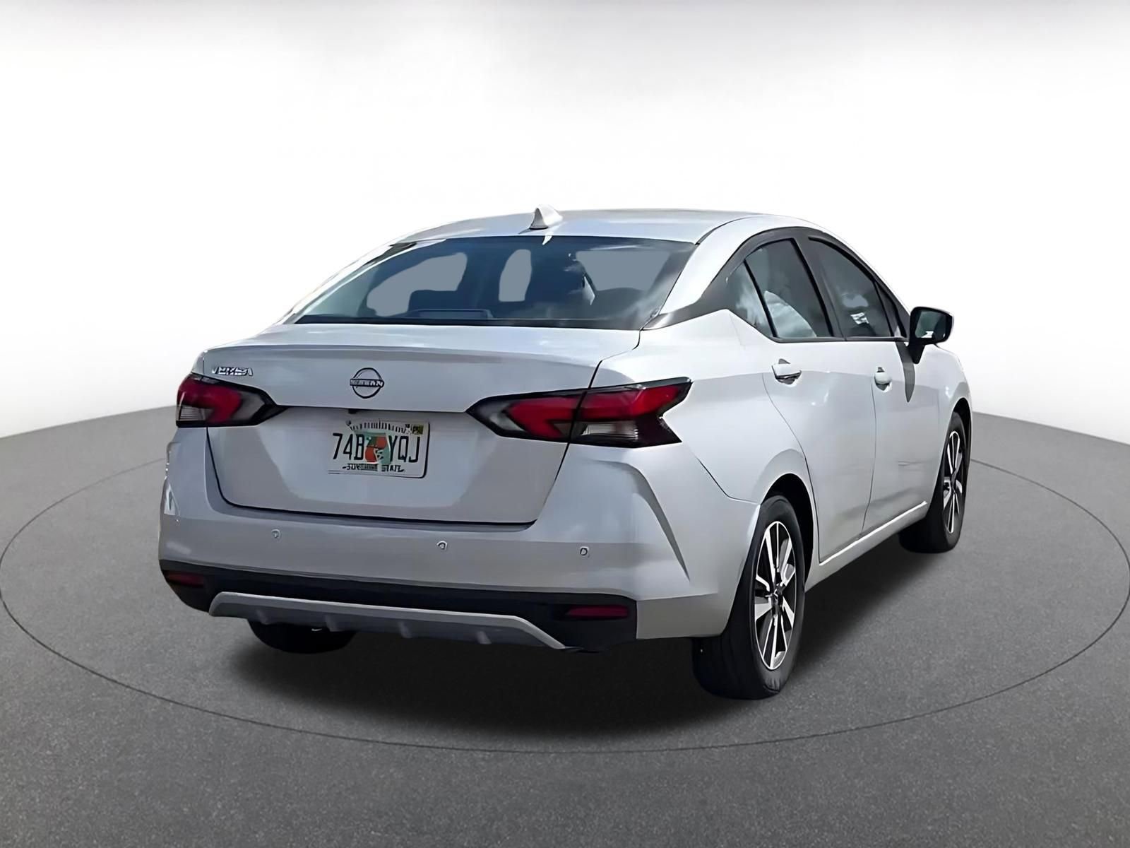 Used 2025 Nissan Versa SV image 12