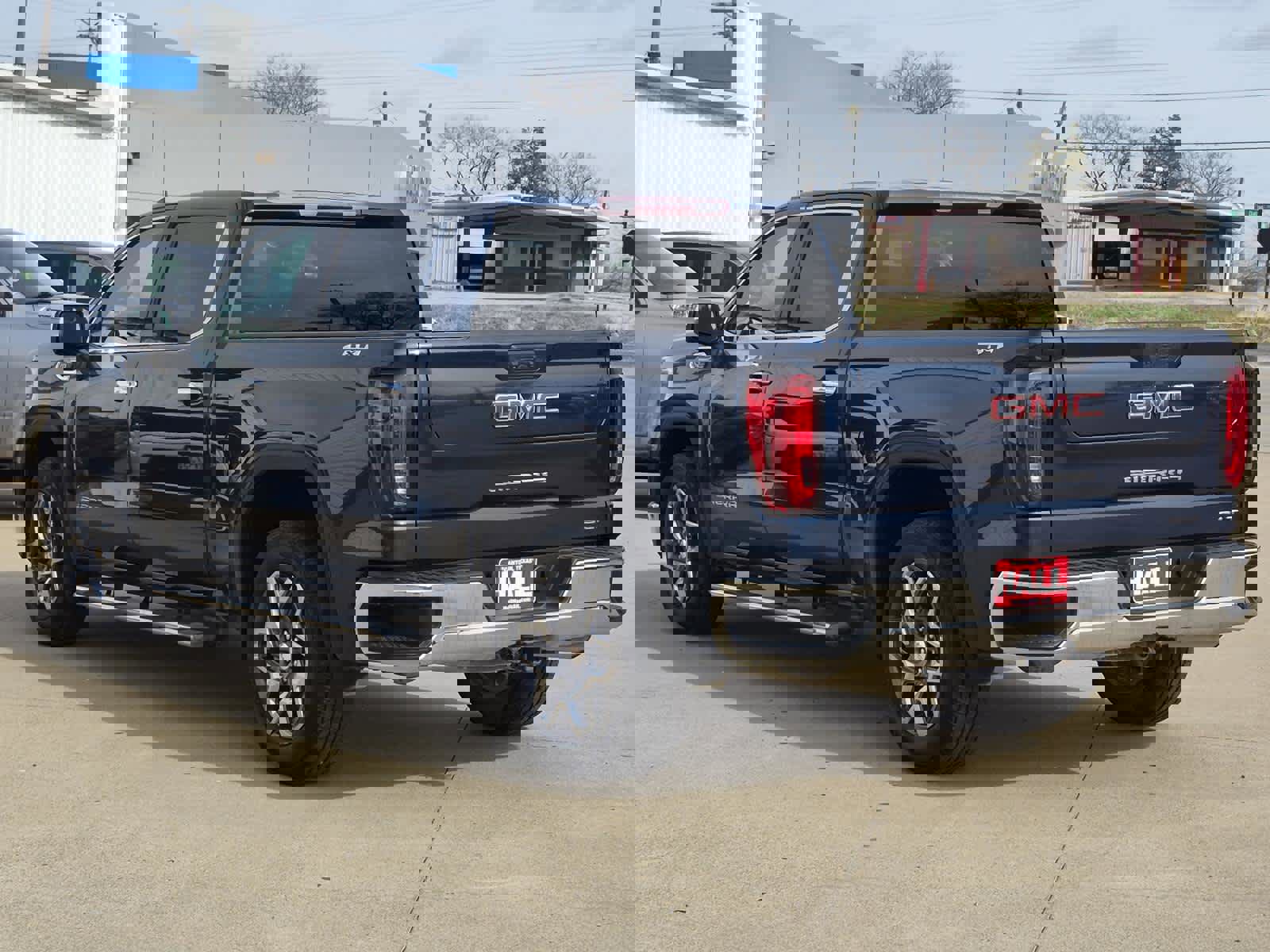 Certified 2022 GMC Sierra 1500 SLT w/ SLT Convenience Package image 4