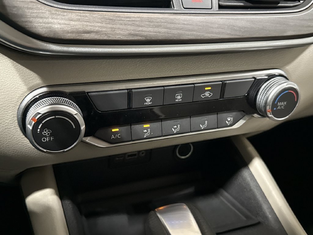 Used 2025 Nissan Altima 2.5 SV FWD image 16