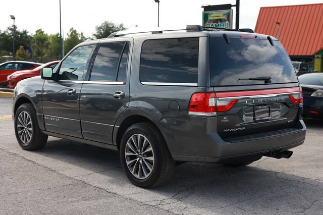 Used 2016 Lincoln Navigator Select RWD image 8