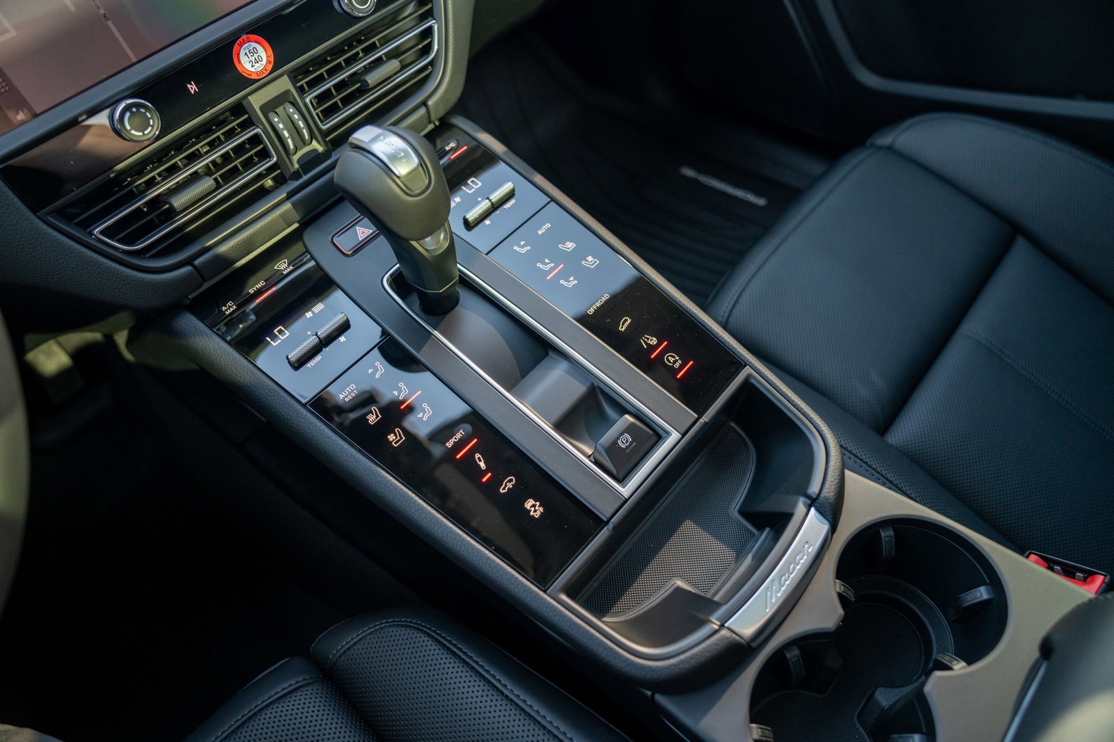 New 2026 Porsche Macan AWD/4WD image 21